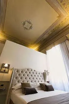 Palazzo Lorenzo Hotel Boutique & Spa Floransa 4*,