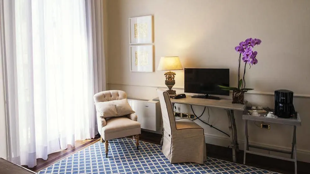 Palazzo Lorenzo Hotel Boutique & Spa Floransa 4*,  İtalya